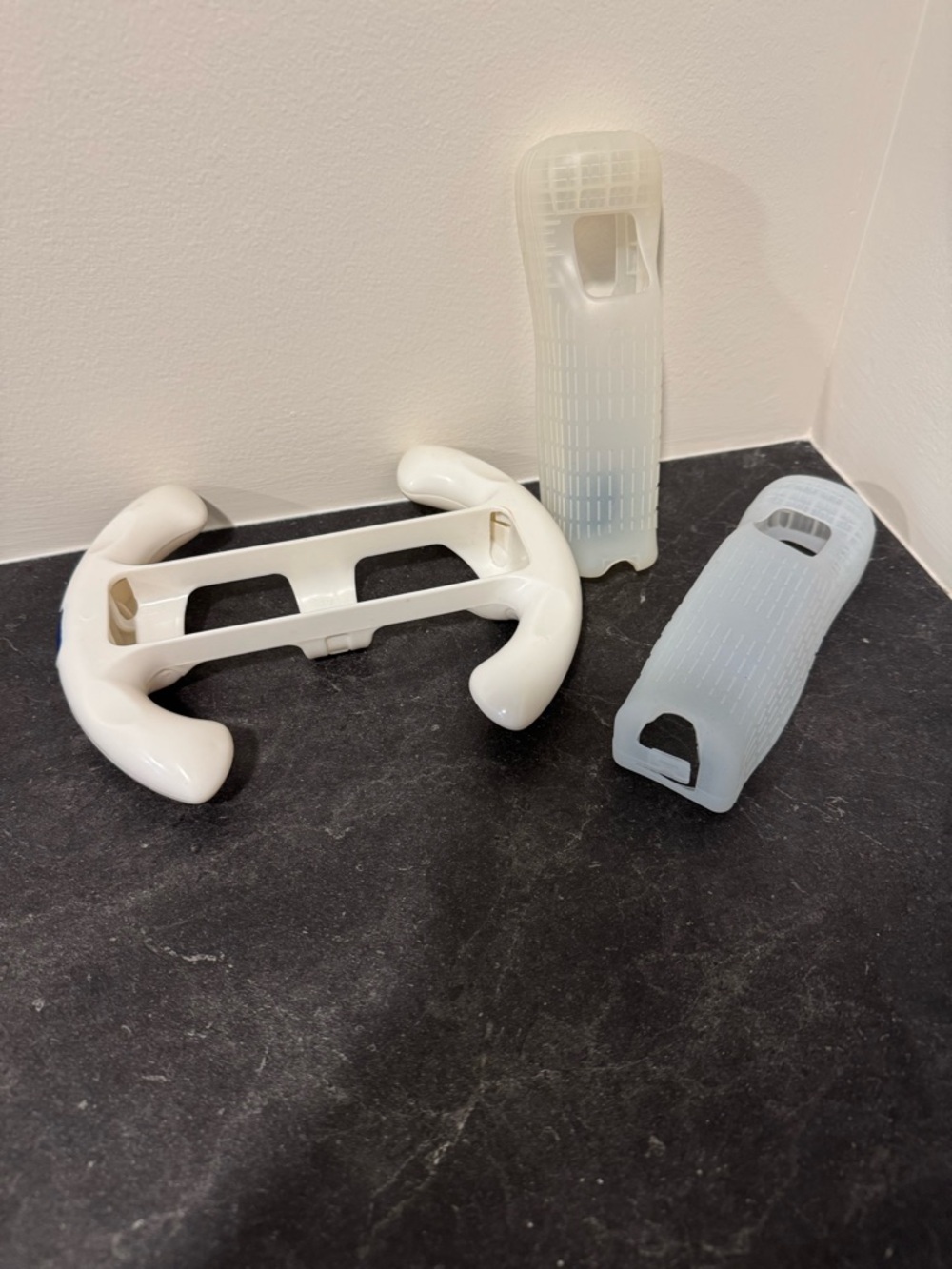 White Wii Controller Grip and Silicone Covers - Compatible Accessory